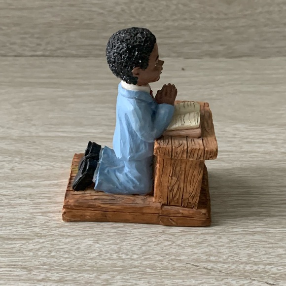 Young’s Praying Boy Figurine - Picture 1 of 6